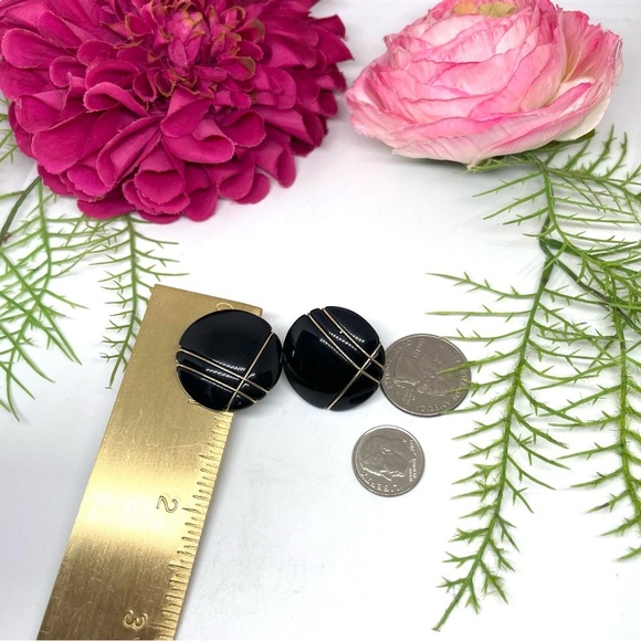 VINTAGE⚜️RARE NAPIER Black & Gold Abstract Clip Earrings - Picture 8 of 9